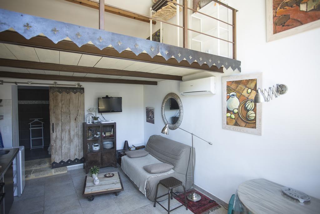 Appartement Dans Mas Provencal Grans Phòng bức ảnh